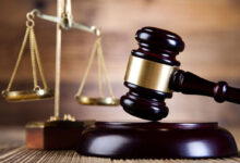 مروج للعملة المزيفة